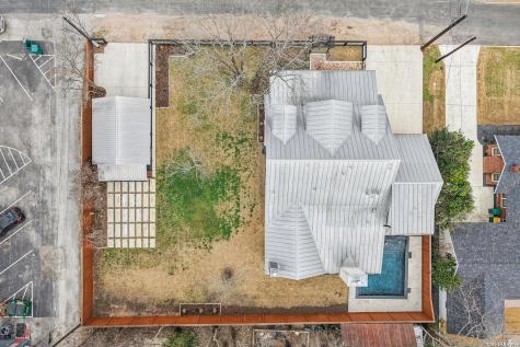 115 & 113 E Evergreen Boerne TX 78006