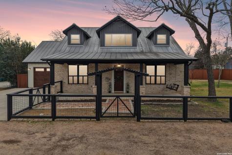 115 & 113 E Evergreen Boerne TX 78006