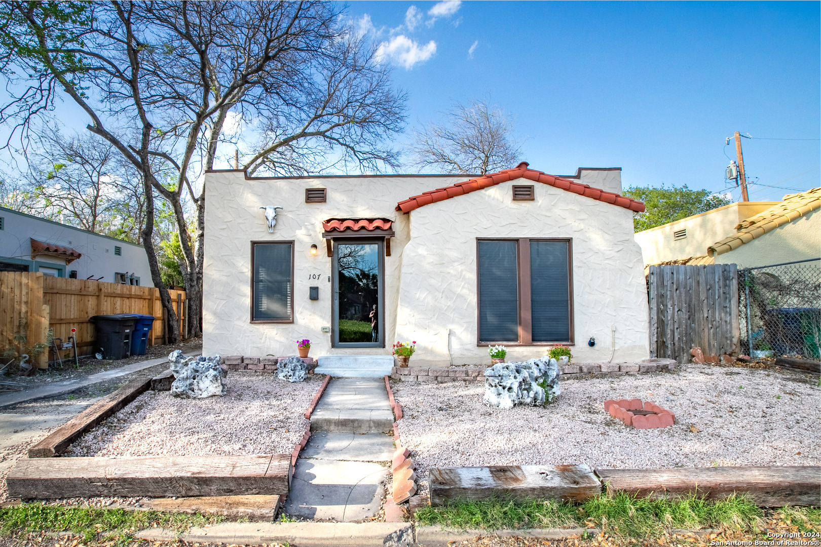 107 Parkmoor Court San Antonio TX 78201