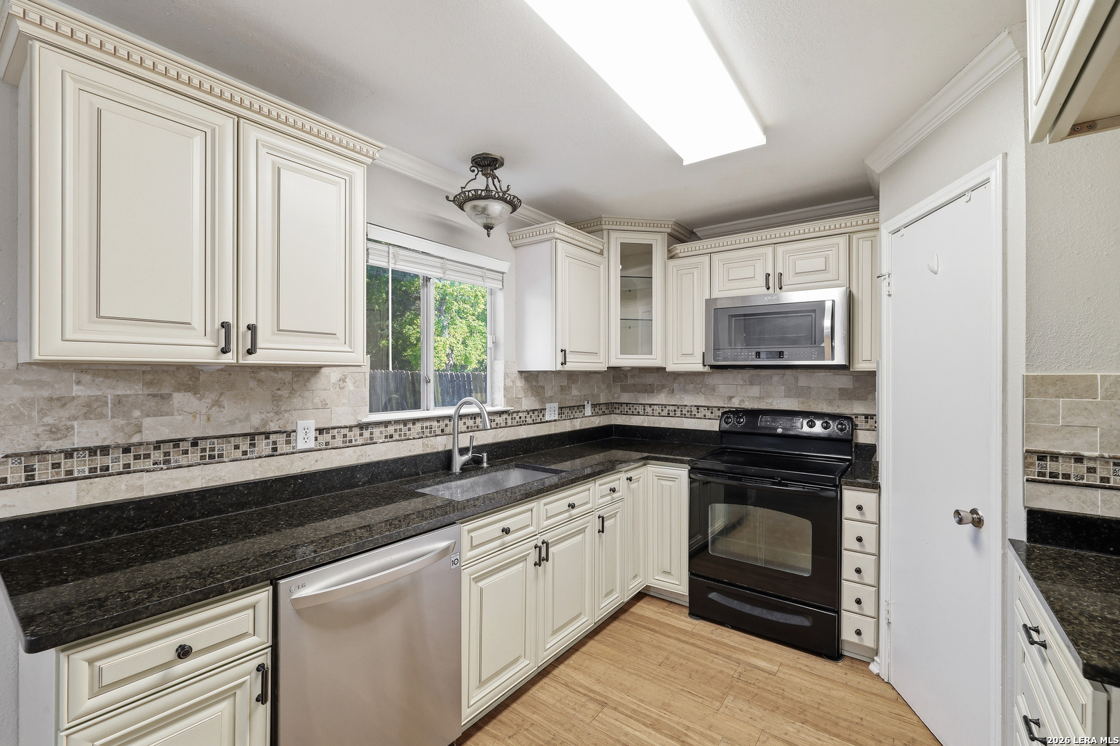 7223 Pine Branch San Antonio TX 78250