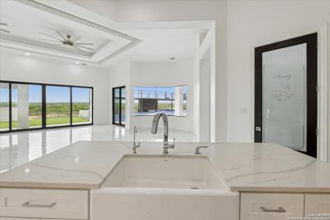 1799 County Road 651 Devine TX 78016