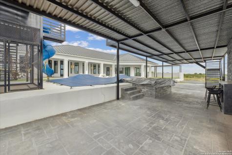 1799 County Road 651 Devine TX 78016