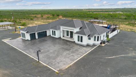 1799 County Road 651 Devine TX 78016