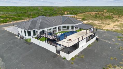 1799 County Road 651 Devine TX 78016