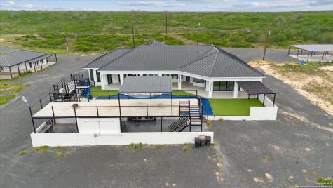 1799 County Road 651 Devine TX 78016