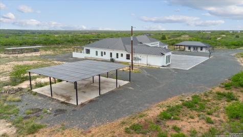 1799 County Road 651 Devine TX 78016