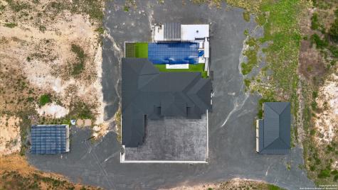 1799 County Road 651 Devine TX 78016