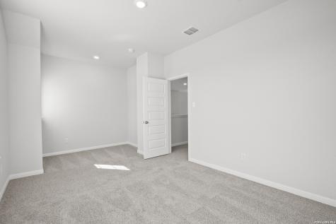 174 Hunters Camp San Antonio TX 78245
