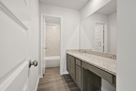 174 Hunters Camp San Antonio TX 78245