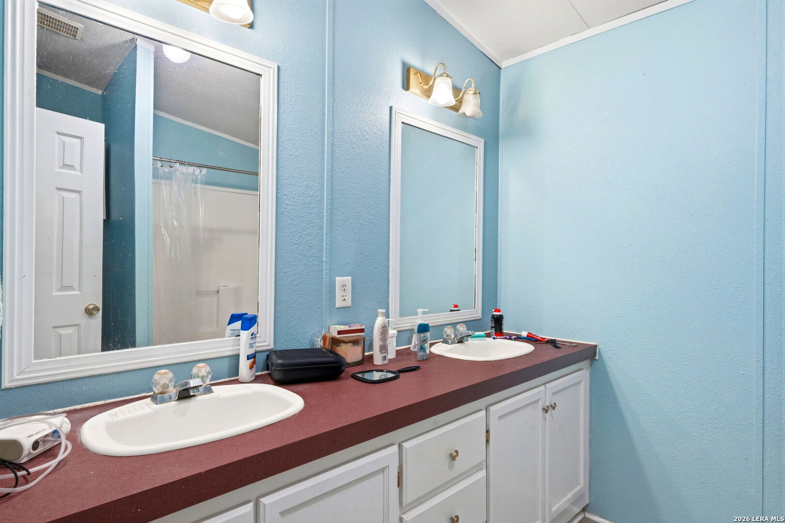 216 Oak Grove La Vernia TX 78121