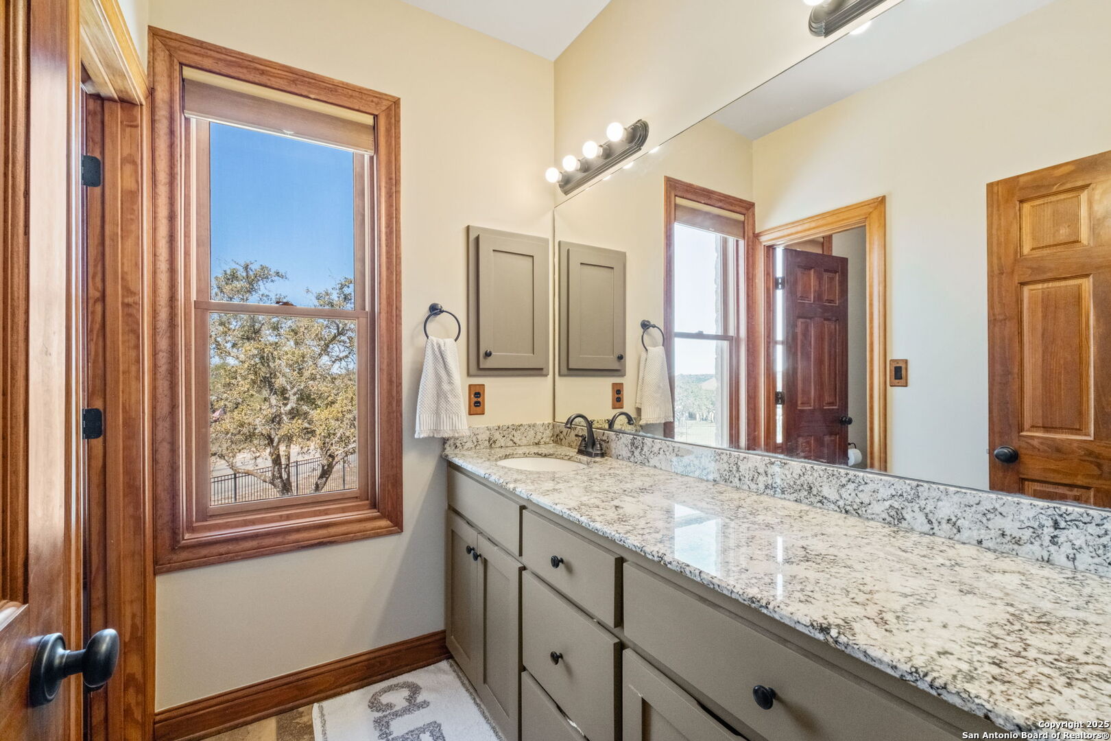 111 Saddle Ridge Spring Branch TX 78070