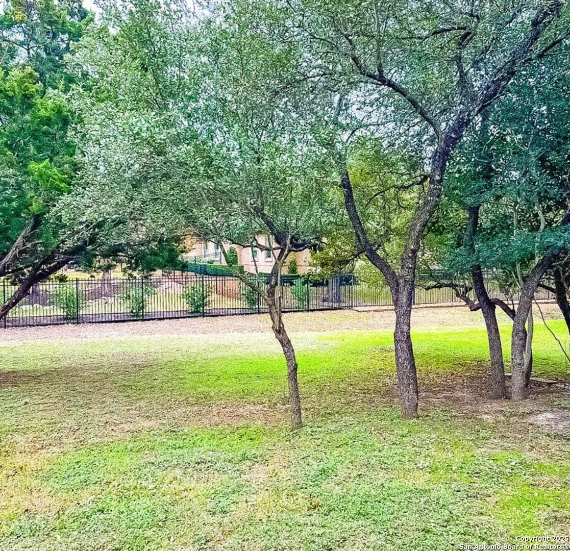 32 Westcourt Lane San Antonio TX 78257