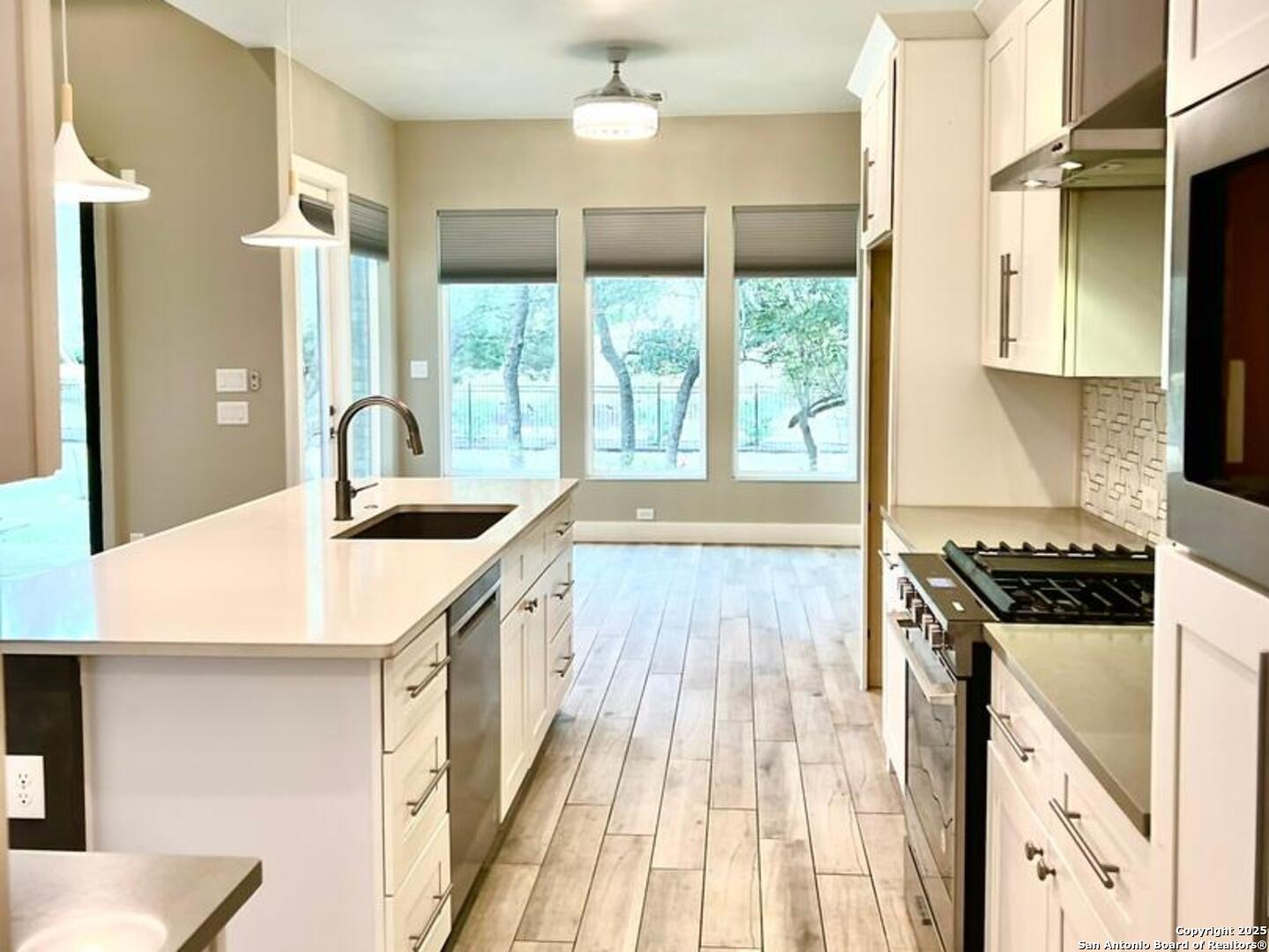 32 Westcourt Lane San Antonio TX 78257
