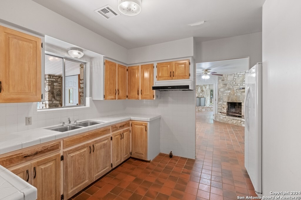 6268 Highway 27 Center Point TX 78010