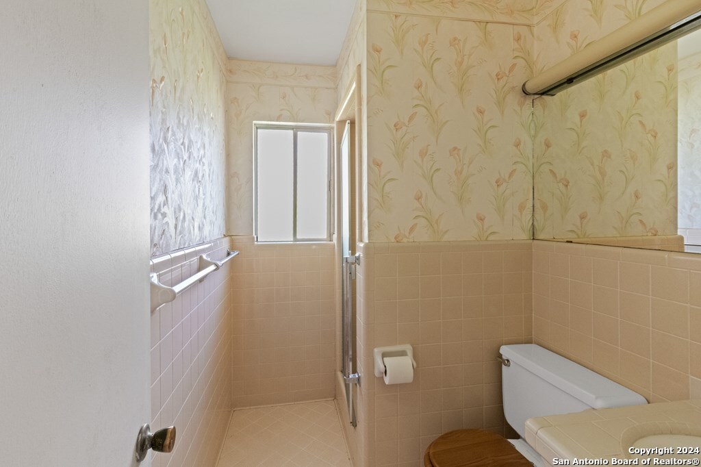 6268 Highway 27 Center Point TX 78010