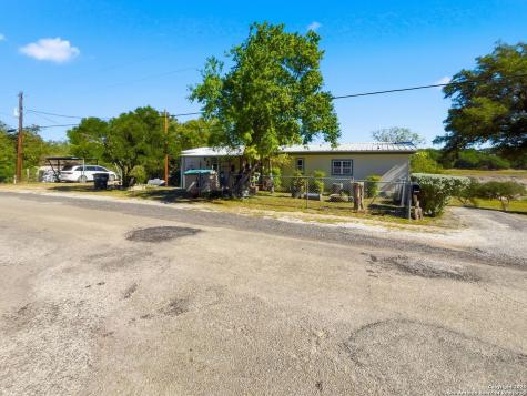 1000 Lakeshore Bandera TX 78003