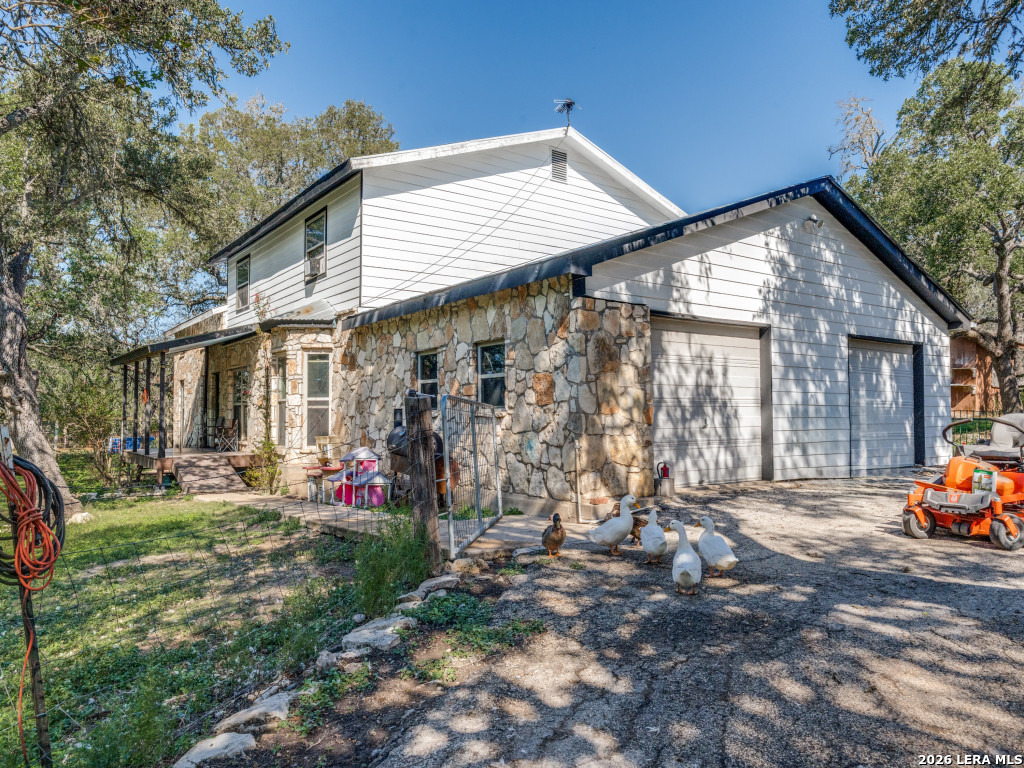 1705 Rolling Hills Road Blanco TX 78606