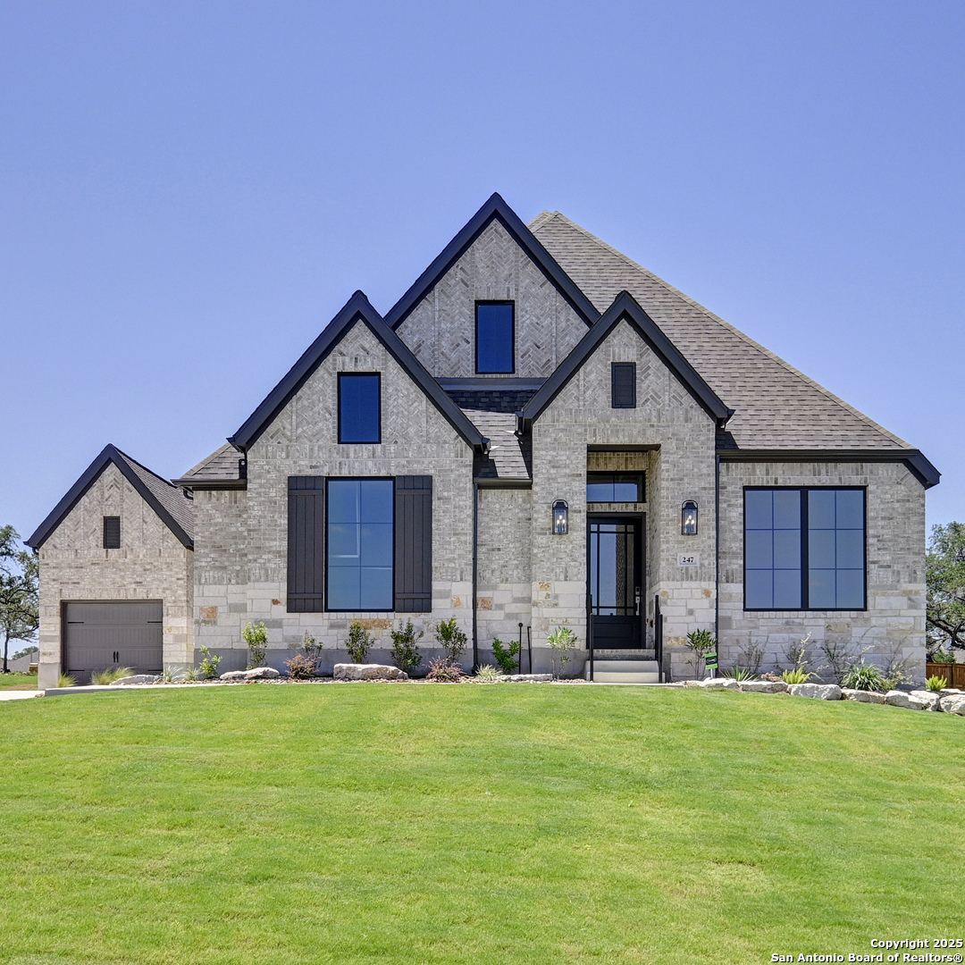 247 Violet Way Castroville TX 78009