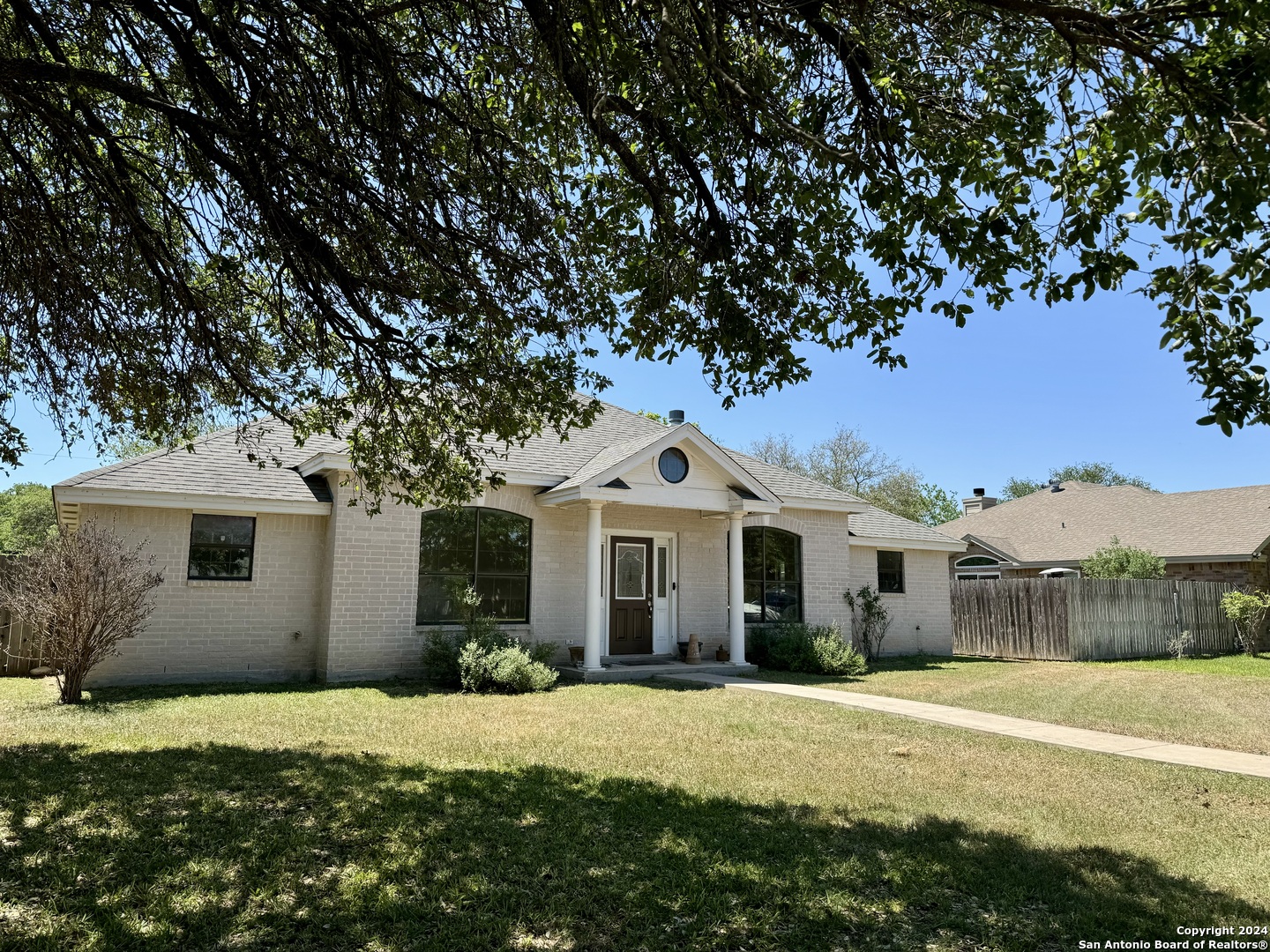 621 Sunrise Avenue Uvalde TX 78801