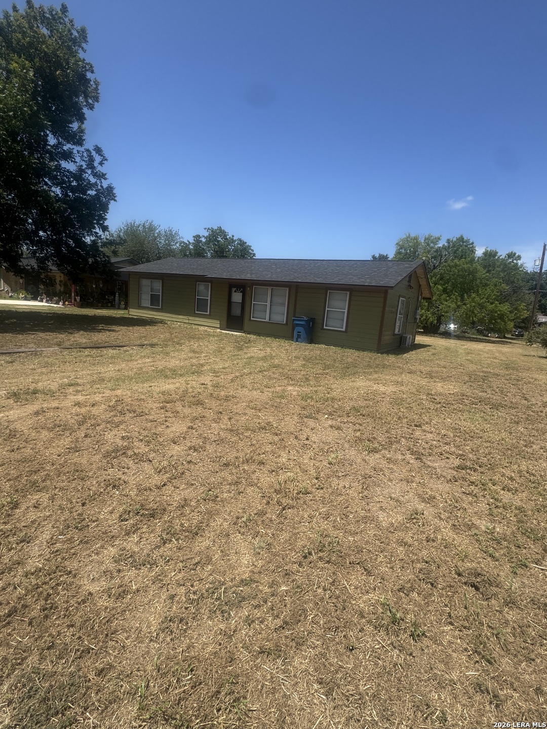 1713 S Pecan Pearsall TX 78061
