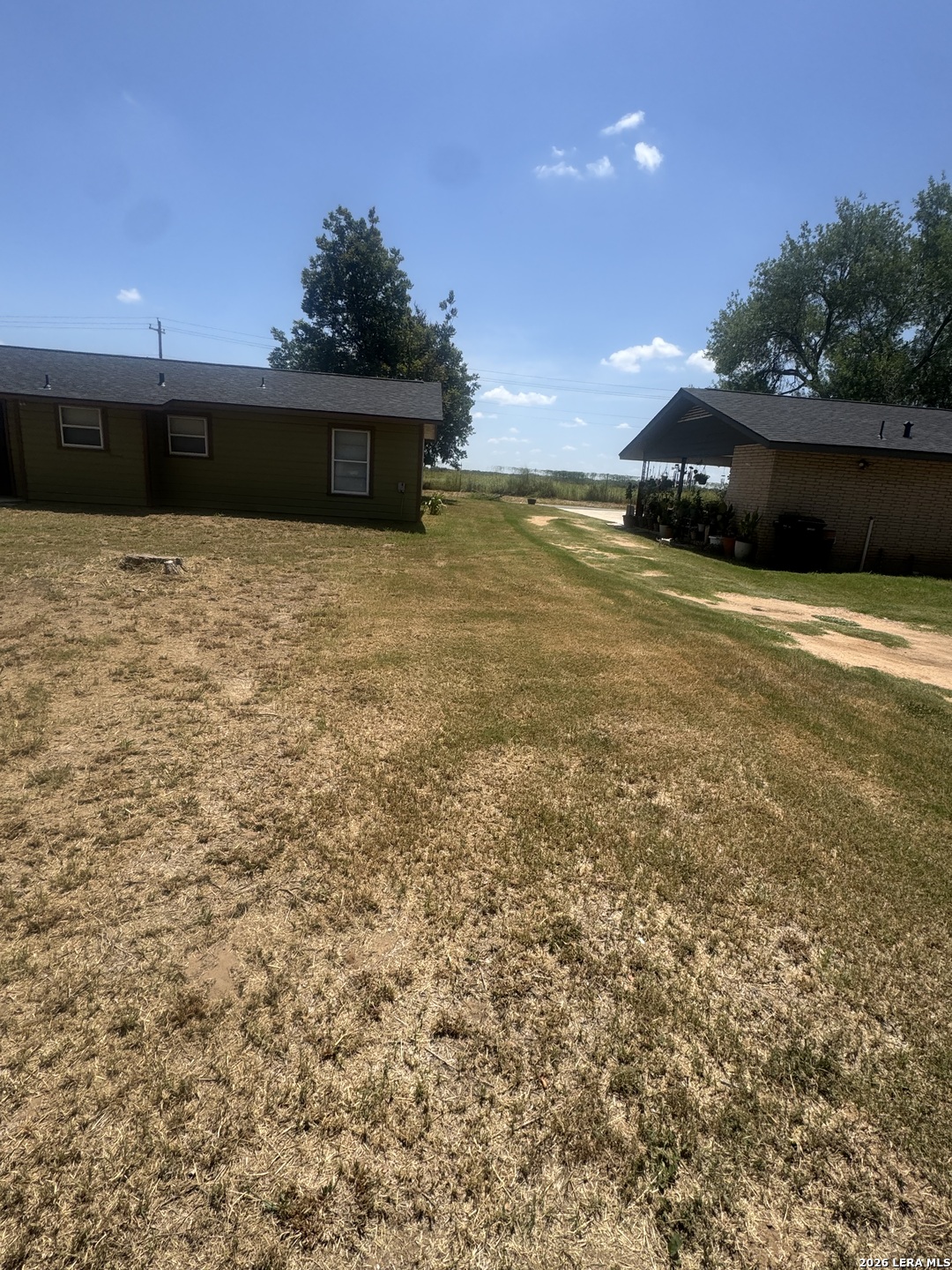 1713 S Pecan Pearsall TX 78061