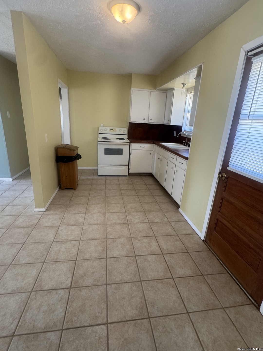1713 S Pecan Pearsall TX 78061