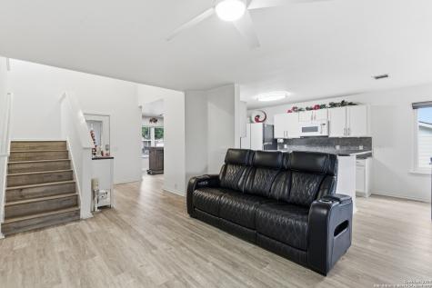 15718 Hastings Park Selma TX 78154