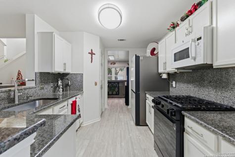15718 Hastings Park Selma TX 78154