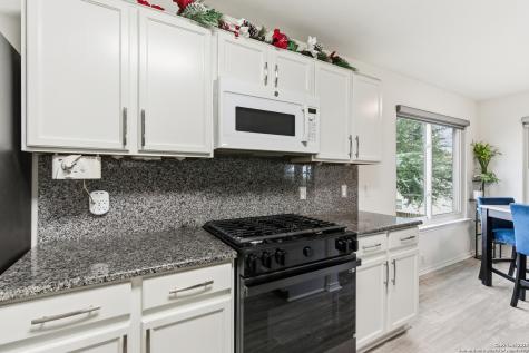 15718 Hastings Park Selma TX 78154