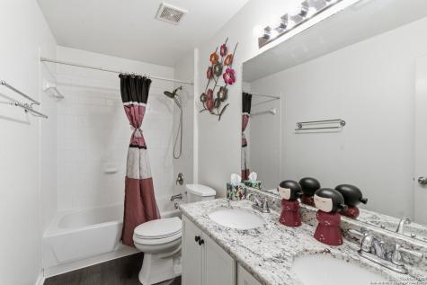 15718 Hastings Park Selma TX 78154