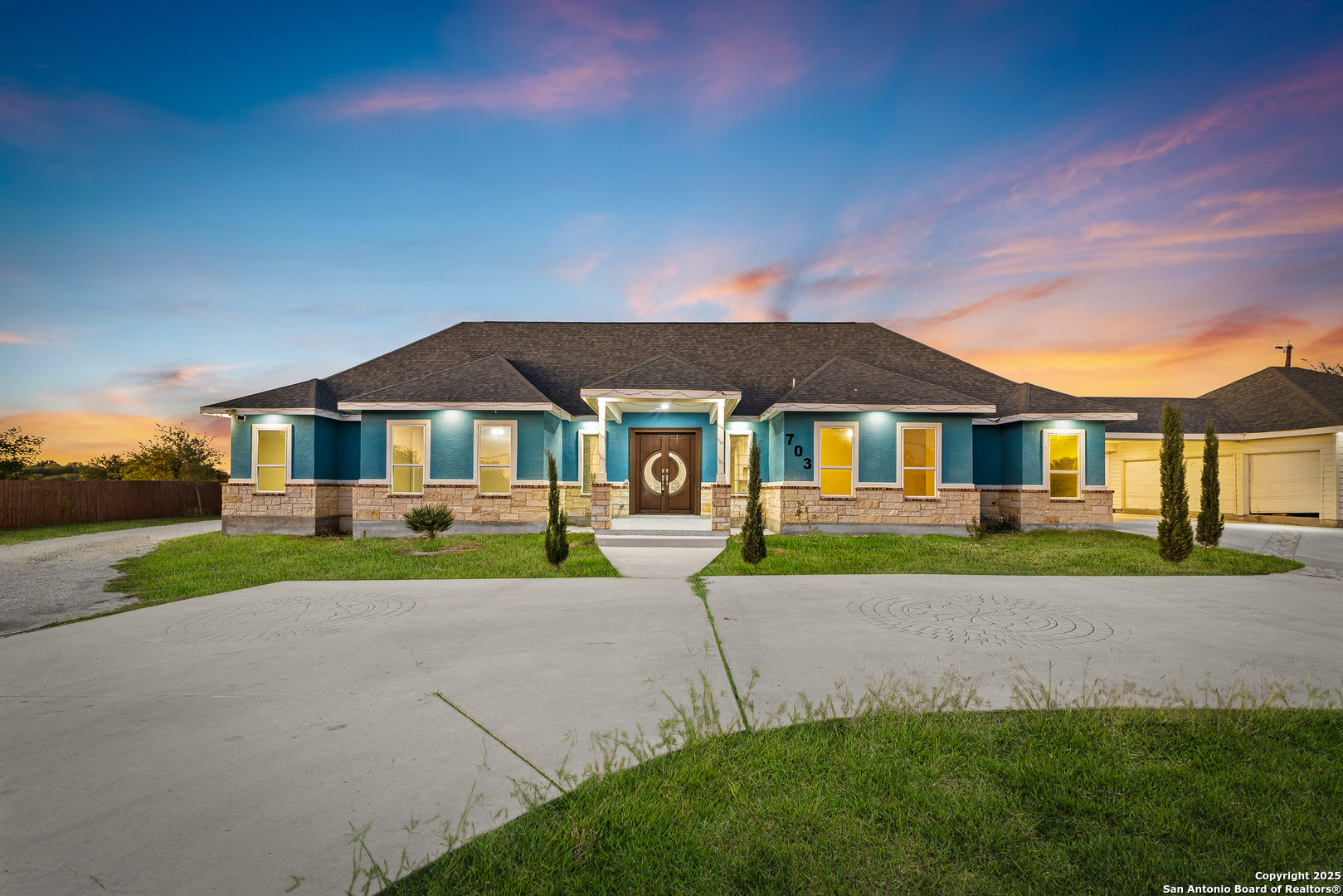 703 W Petaluma Boulevard San Antonio TX 78221