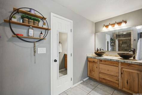 202 Bryan Drive Jourdanton TX 78026
