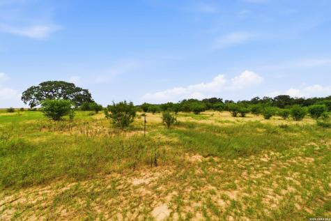 2194 S Ranch Road 187 Sabinal TX 78881