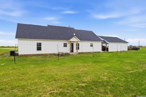 2194 S Ranch Road 187 Sabinal TX 78881