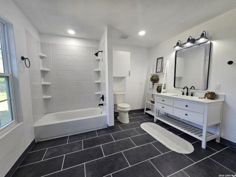 5049 Blue Bonnet Seguin TX 78155