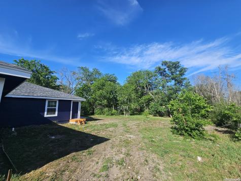 5049 Blue Bonnet Seguin TX 78155
