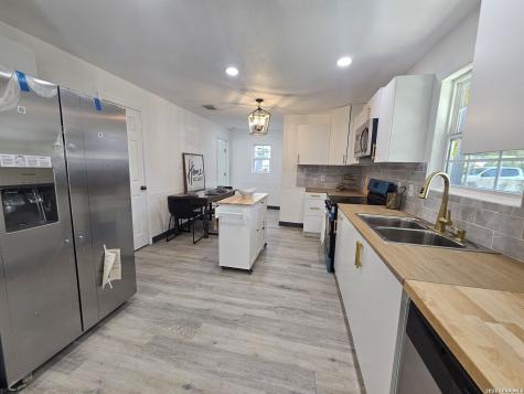 5049 Blue Bonnet Seguin TX 78155