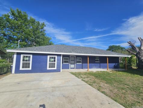 5049 Blue Bonnet Seguin TX 78155