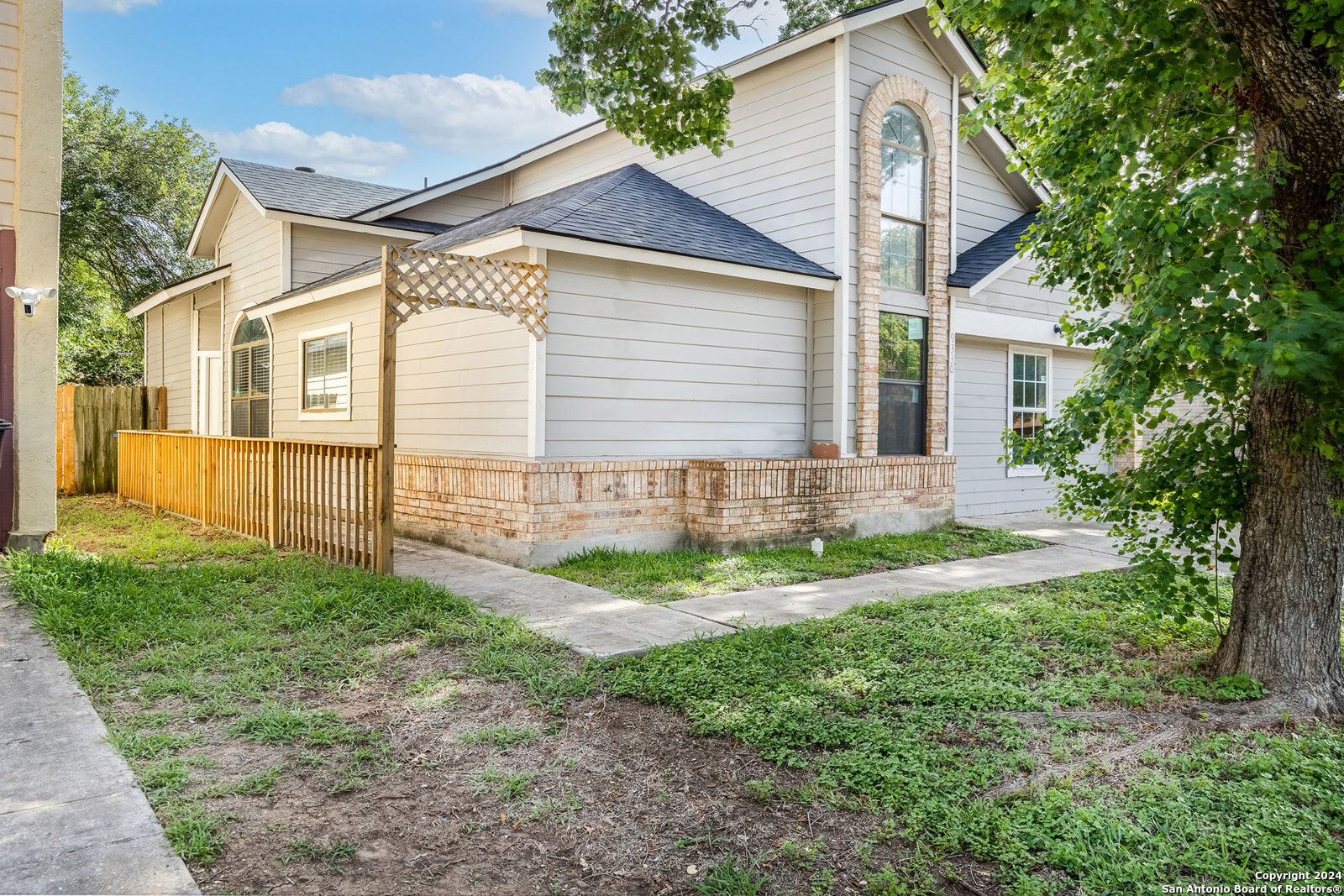 9330 Village Lance San Antonio TX 78250