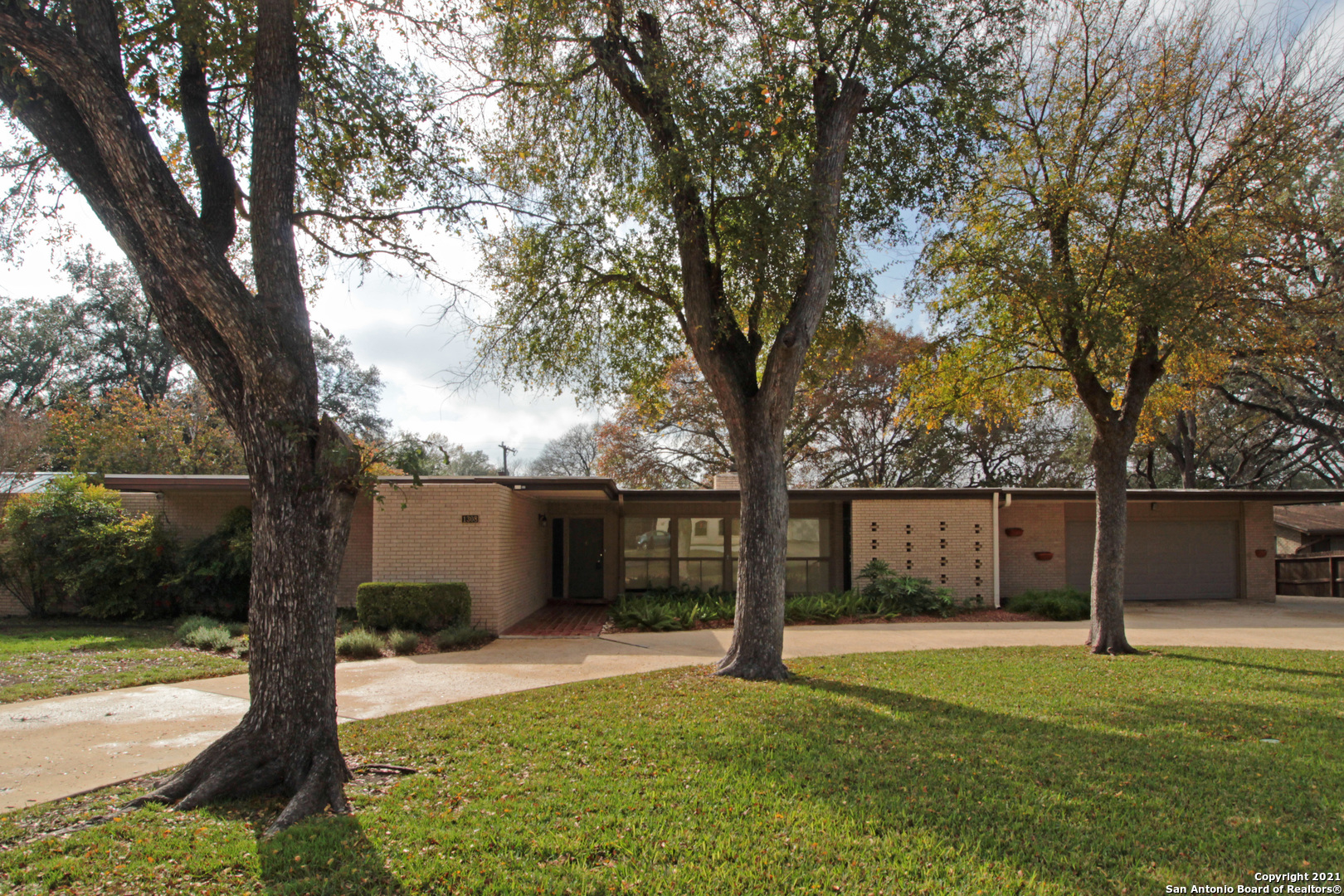 1308 Spanish Oaks San Antonio TX 78213