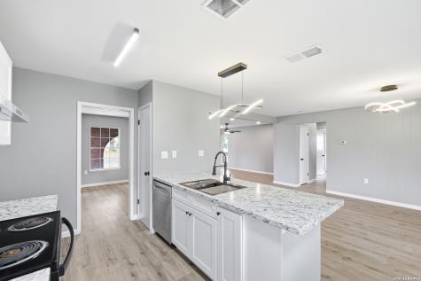 4302 Shallow Water San Antonio TX 78233