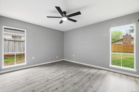 4302 Shallow Water San Antonio TX 78233