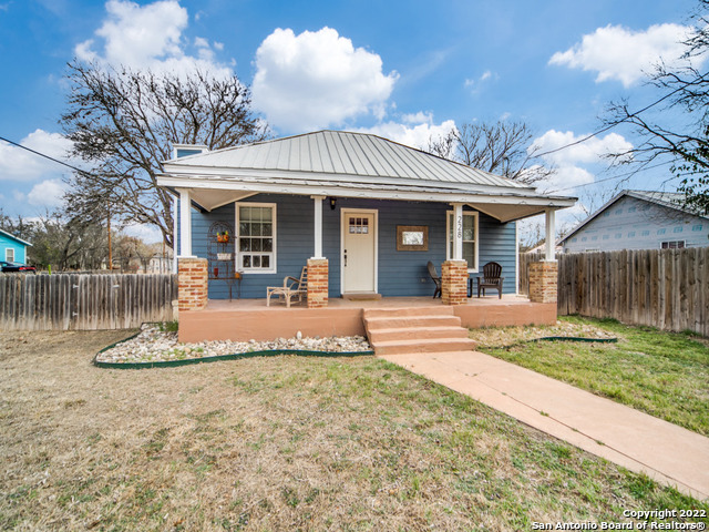 228 W Barnett Street Kerrville TX 78028
