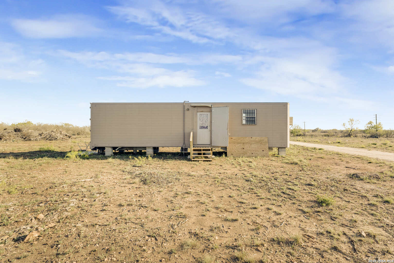 2811 County Road 467 Devine TX 78016
