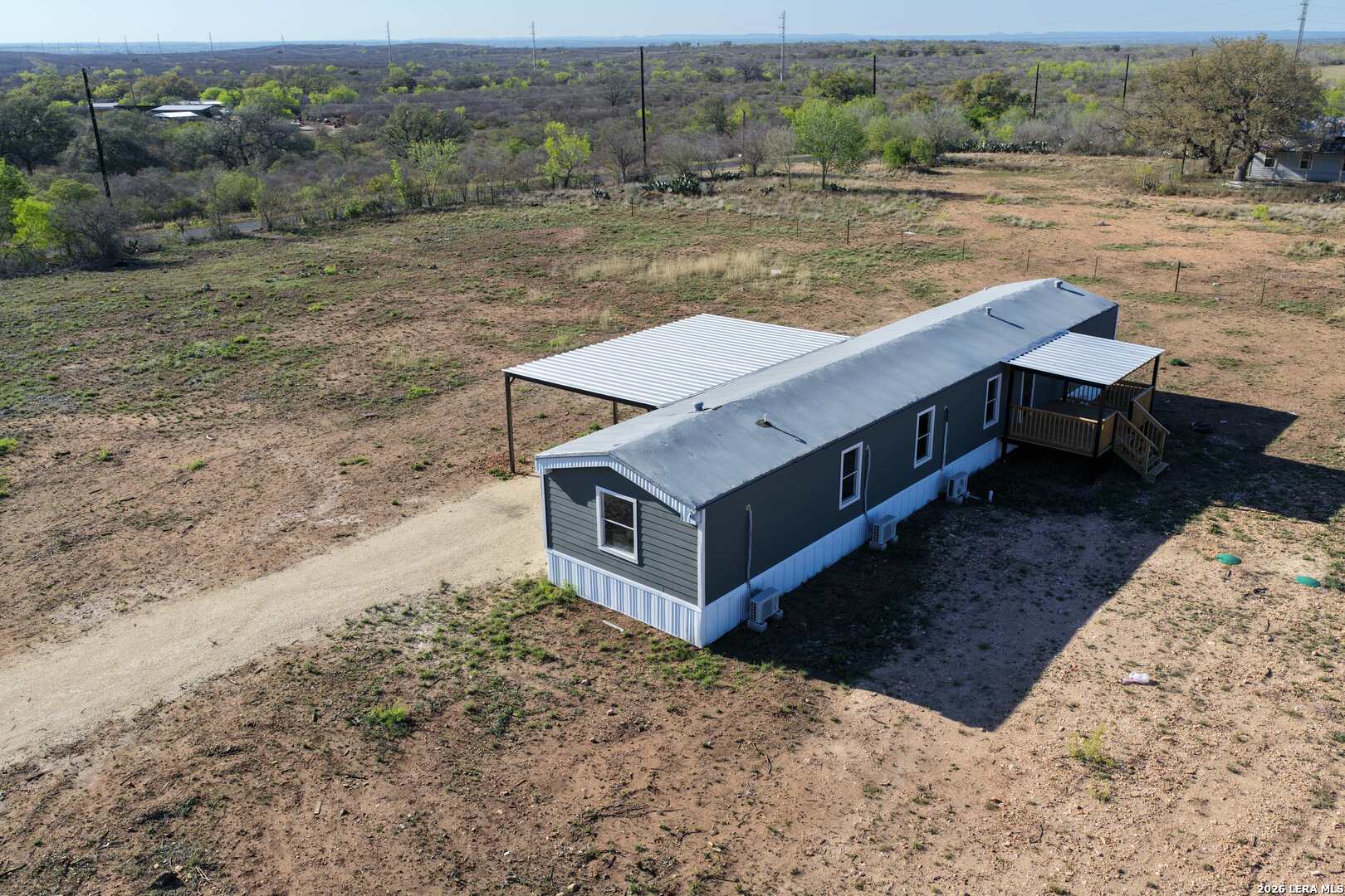 2811 County Road 467 Devine TX 78016