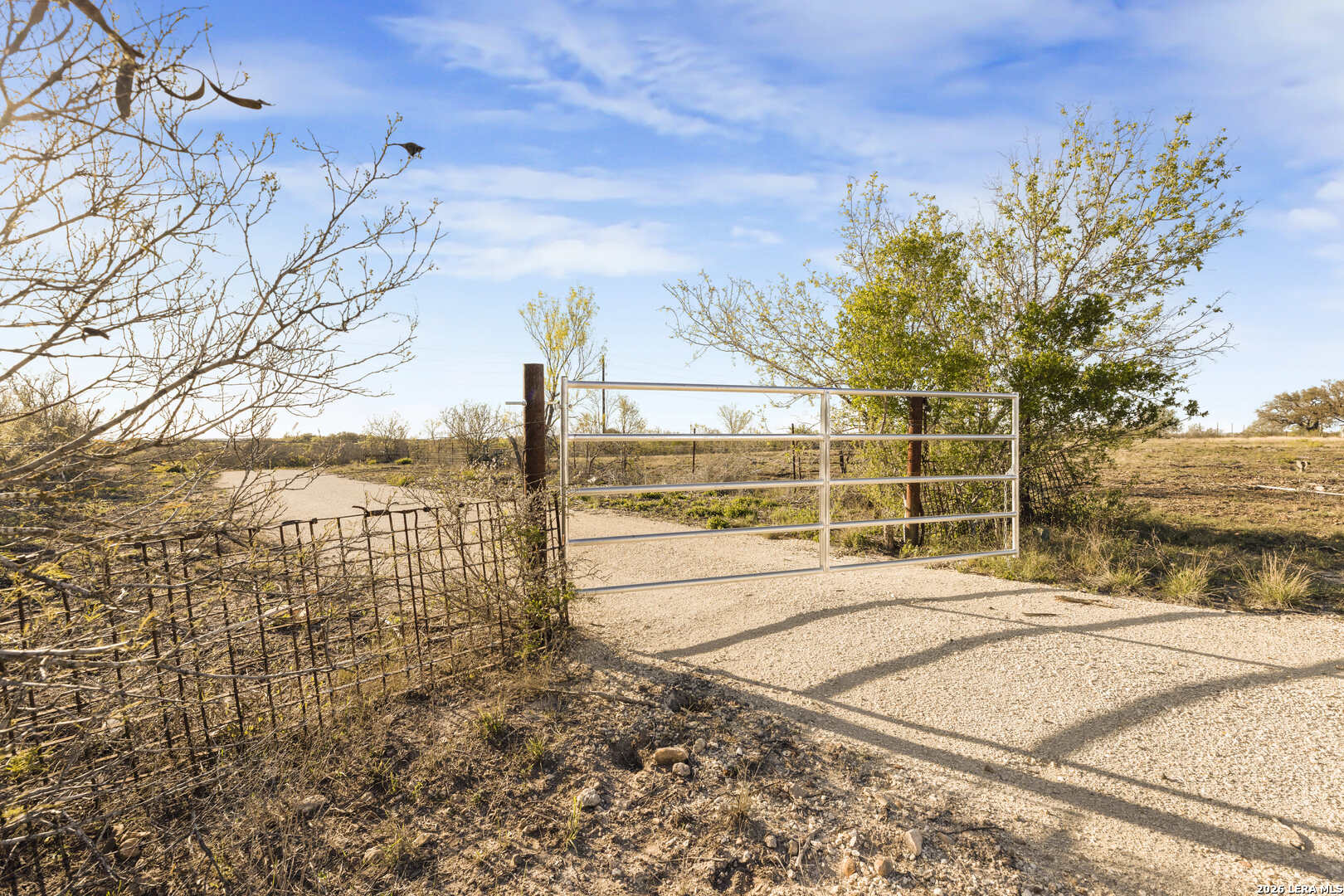 2811 County Road 467 Devine TX 78016