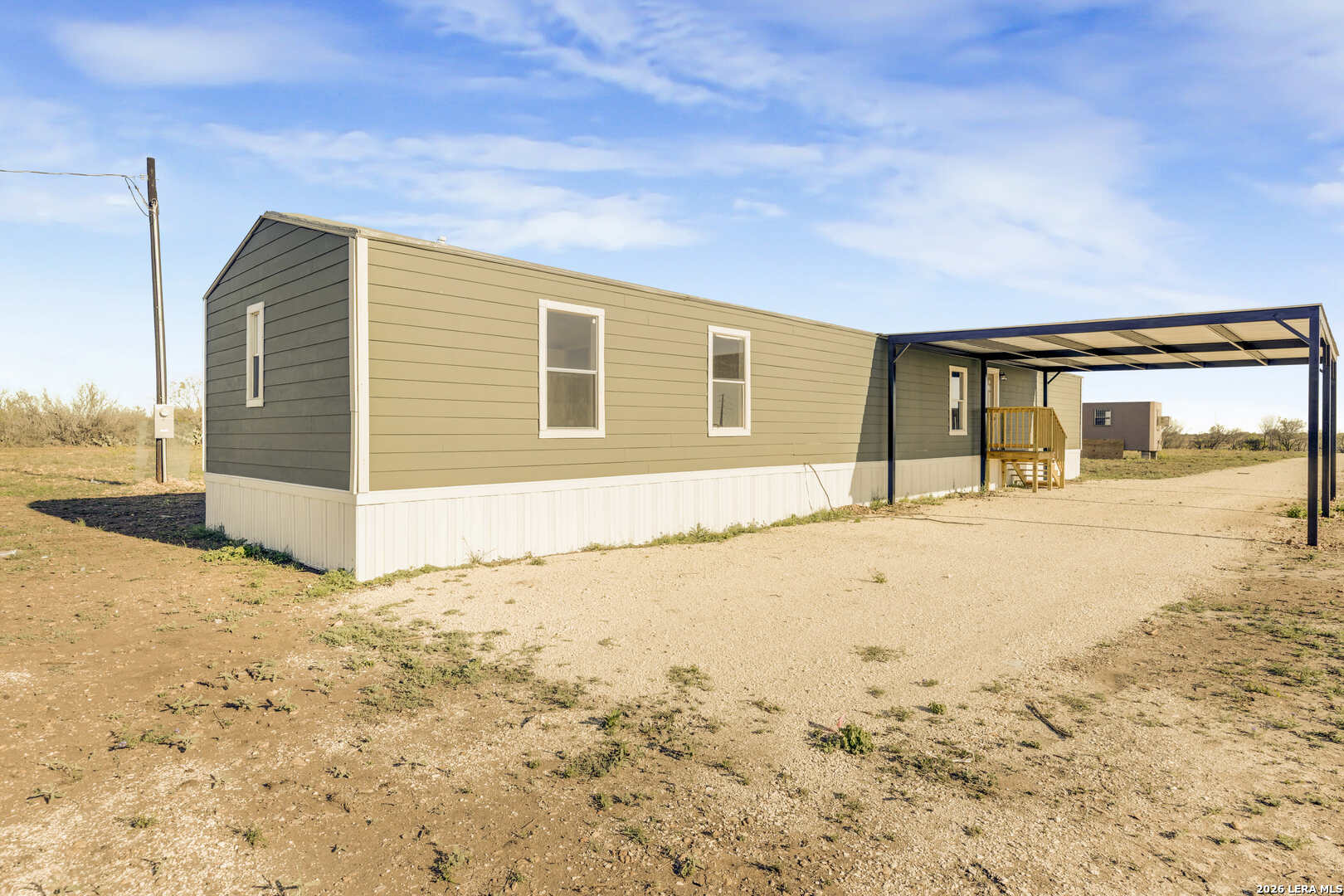 2811 County Road 467 Devine TX 78016