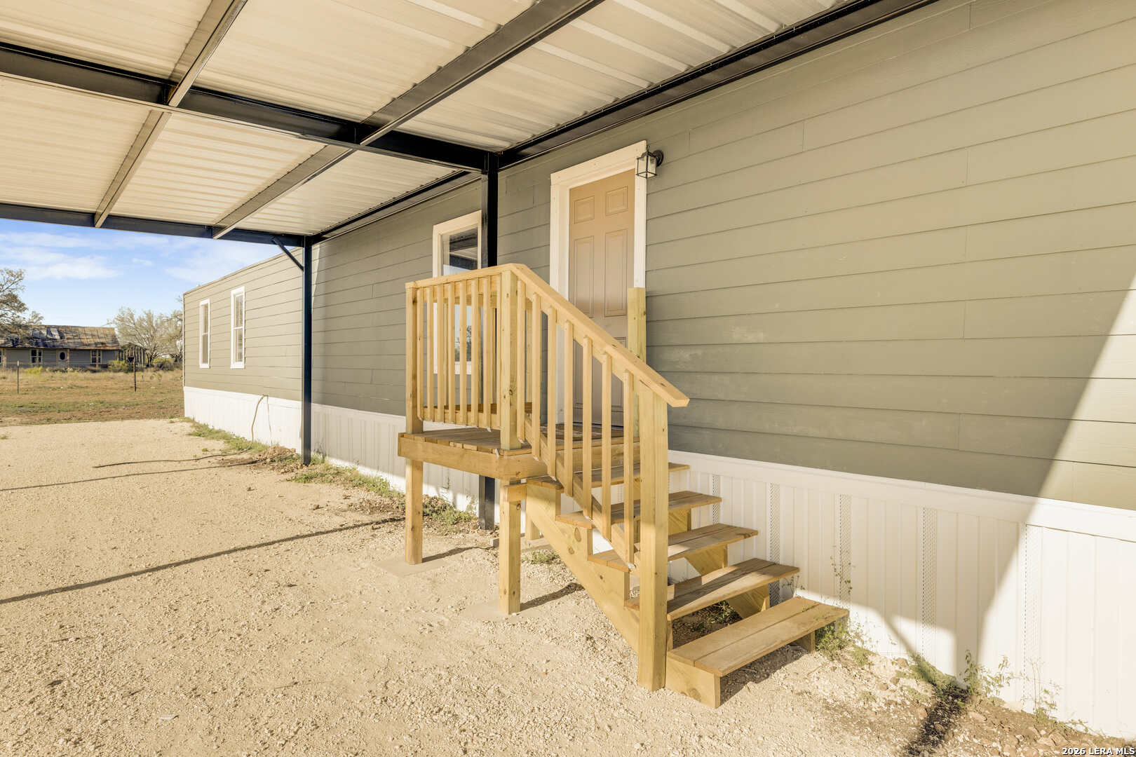 2811 County Road 467 Devine TX 78016