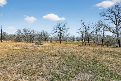 1298 County Road 425 Stockdale TX 78160