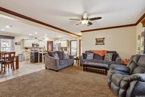 1298 County Road 425 Stockdale TX 78160